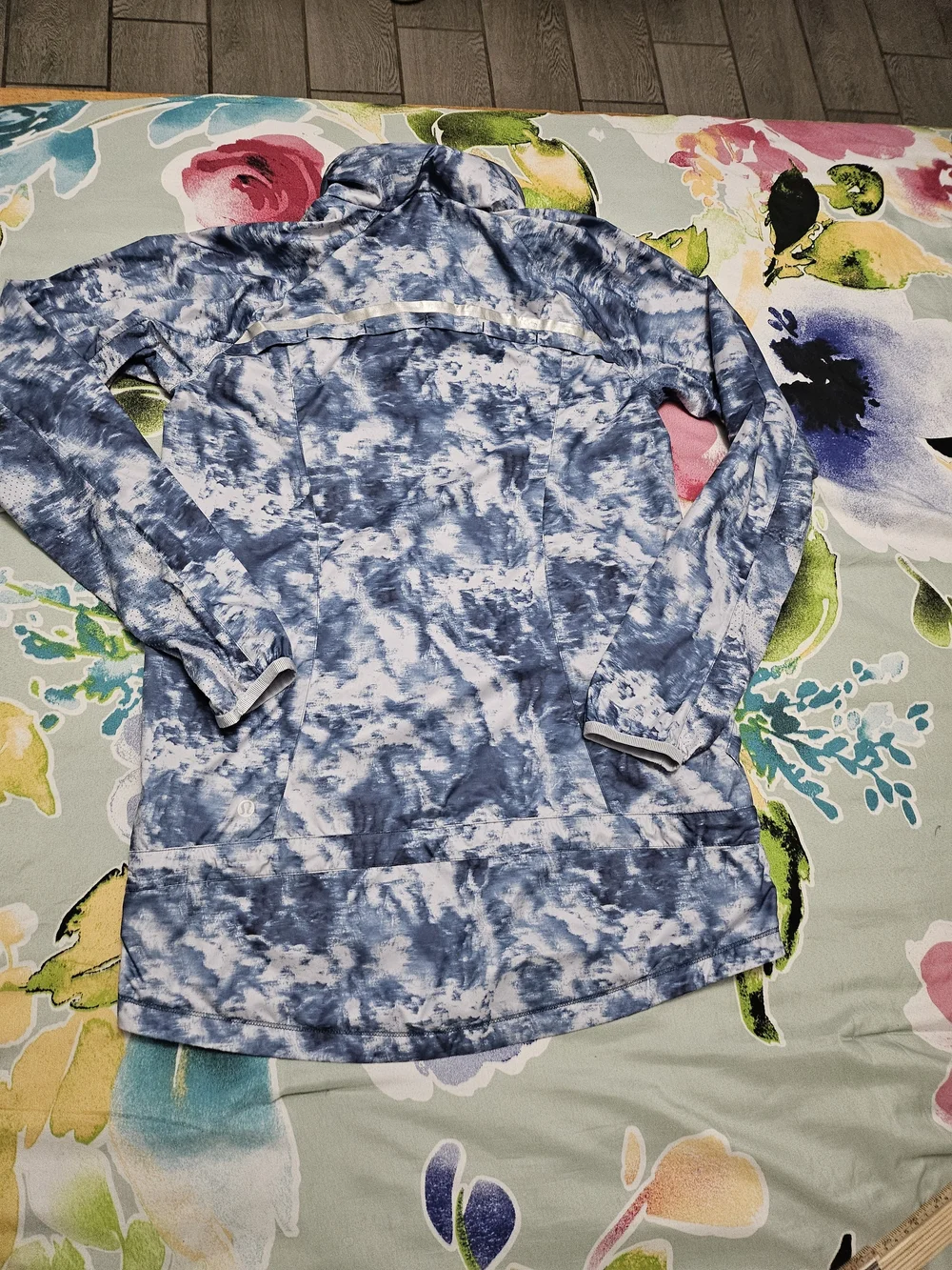 Lululemon Blue Tie-Dye Hooded Rain Jacket
